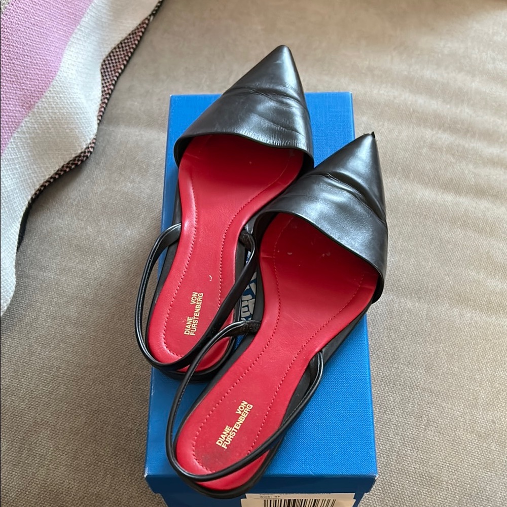 DVF black leather slingback flats - box included